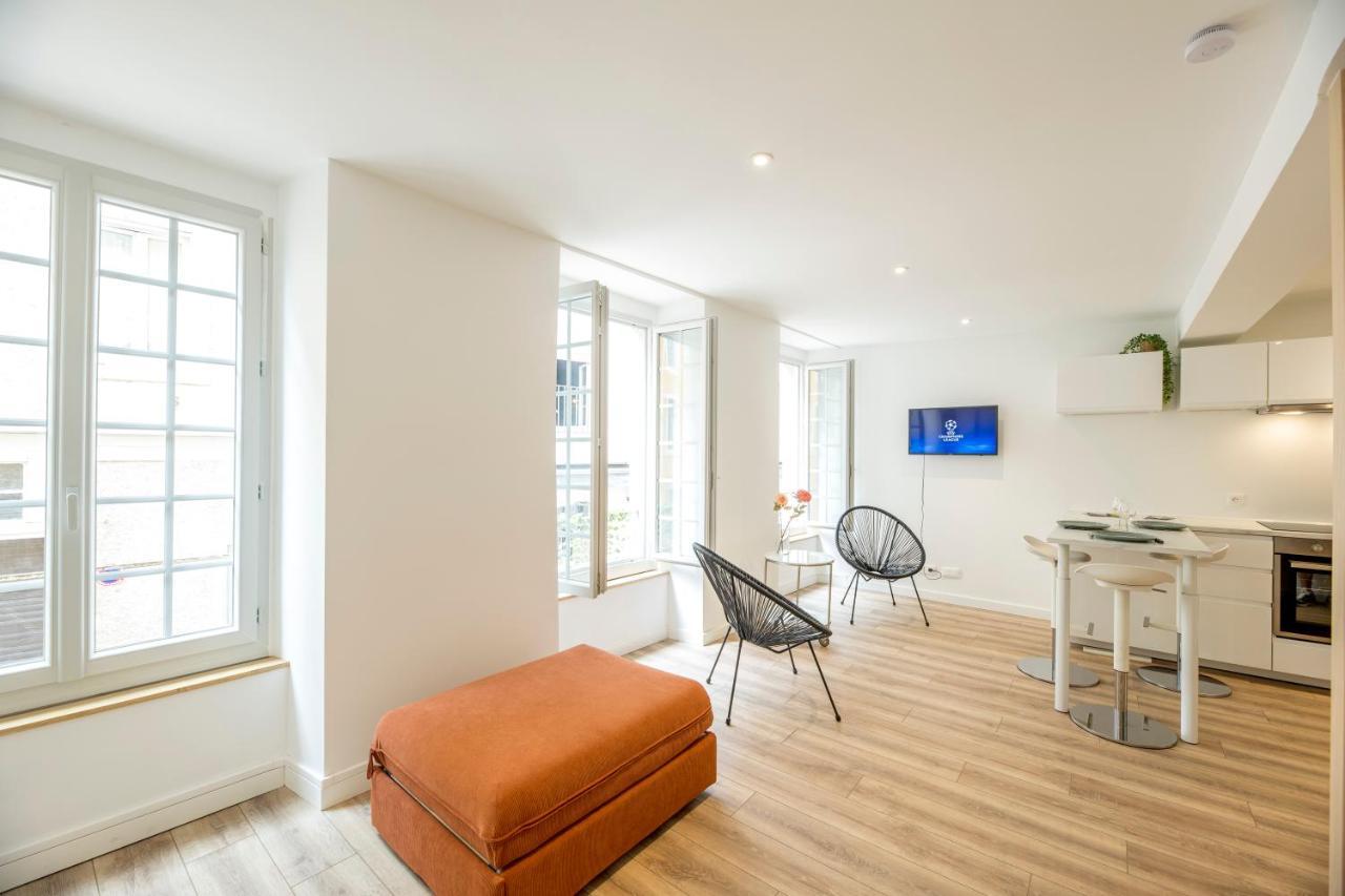 Quartier Du Chateau, Superbe Appartement Avec Parking โป ภายนอก รูปภาพ