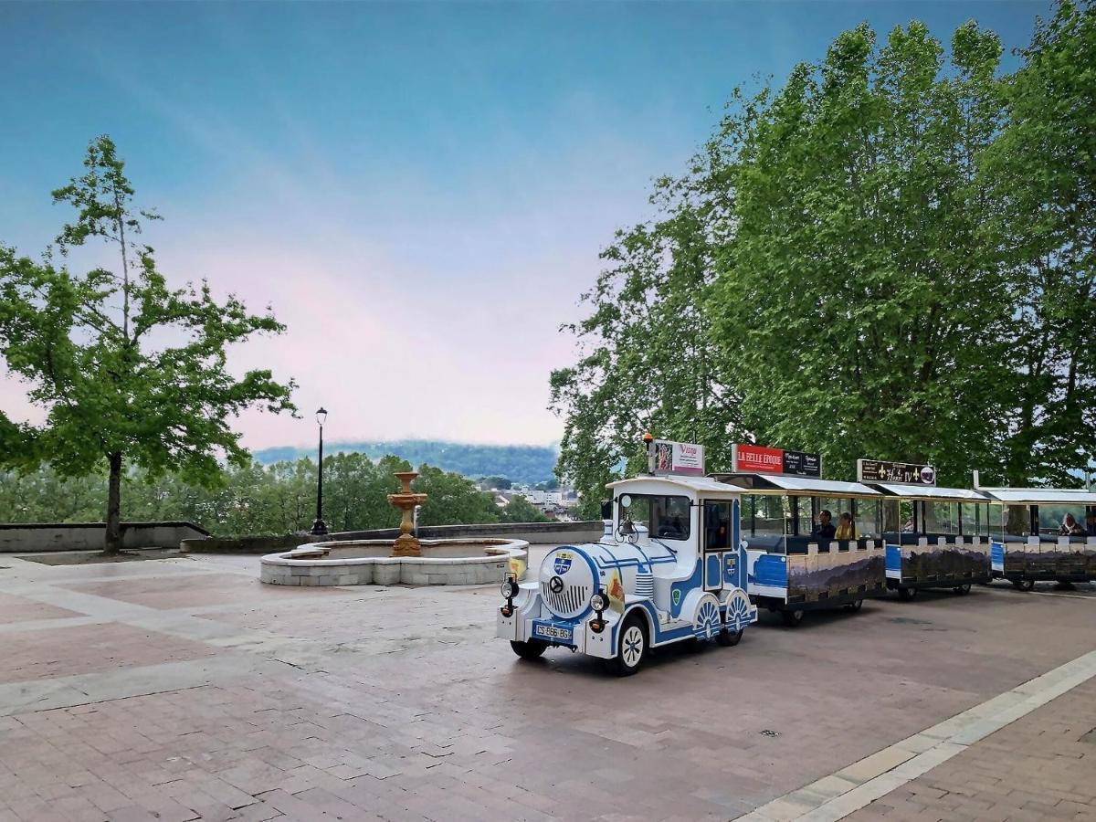 Quartier Du Chateau, Superbe Appartement Avec Parking โป ภายนอก รูปภาพ